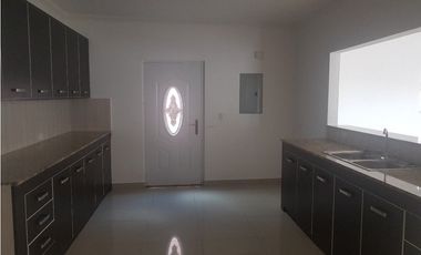 ALQUILER  CASA EN SAN ANTONIO