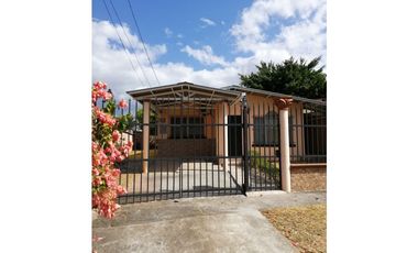 ALQUILER  CASA EN SAN ANTONIO