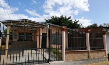 ALQUILER  CASA EN SAN ANTONIO
