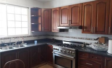 VENTA/ALQUILER CASA EN LOS ANGELES