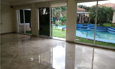 Se vende Casa en Condado del rey , Residencial  Altos del fresno