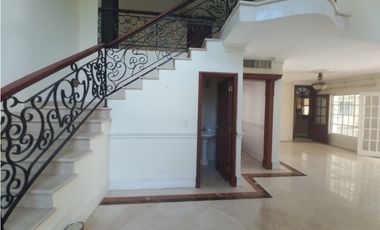 Se vende Casa en Condado del rey , Residencial  Altos del fresno