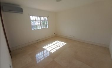 Se vende Casa en Condado del rey , Residencial  Altos del fresno
