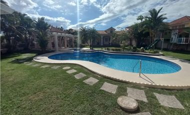Se vende Casa en Condado del rey , Residencial  Altos del fresno