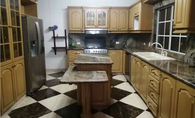 Se vende Casa en Condado del rey , Residencial  Altos del fresno