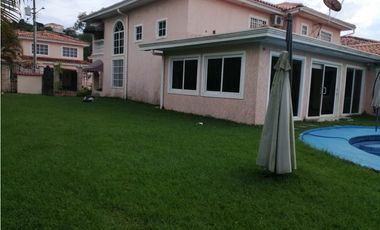 Se vende Casa en Condado del rey , Residencial  Altos del fresno