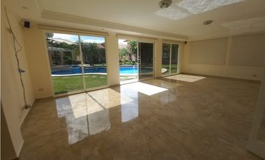 Se vende Casa en Condado del rey , Residencial  Altos del fresno