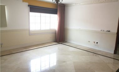 Se vende Casa en Condado del rey , Residencial  Altos del fresno