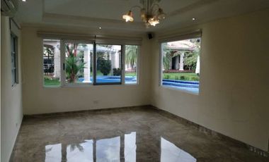 Se vende Casa en Condado del rey , Residencial  Altos del fresno