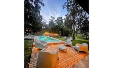 SENDEROS III  COSTA ESMERALDA -MODERNA Y FUNCIONAL CASA CON PILETA