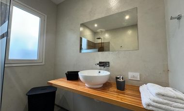 SENDEROS III  COSTA ESMERALDA -MODERNA Y FUNCIONAL CASA CON PILETA