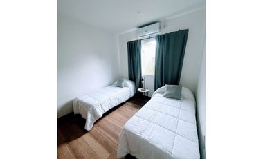 SENDEROS III  COSTA ESMERALDA -MODERNA Y FUNCIONAL CASA CON PILETA