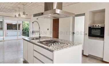 Casa en Venta en Funes Hills Miraflores