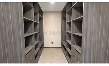 Casa en Venta en Funes Hills Miraflores