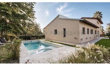Casa en Venta en Funes Hills Miraflores