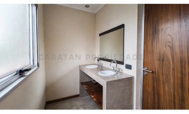Casa en Venta en Funes Hills Miraflores