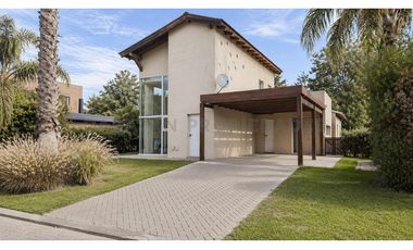 Casa en Alquiler en Funes Hills Miraflores