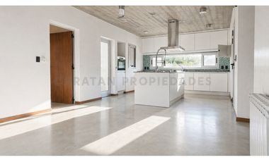 Casa en Alquiler en Funes Hills Miraflores