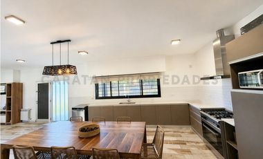Casa en Venta en Funes | 3 Dormitorios, Piscina y Quincho
