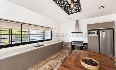 Casa en Venta en Funes | 3 Dormitorios, Piscina y Quincho