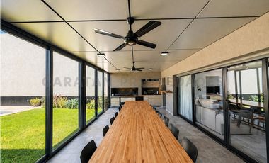 Casa en Venta en Funes | 3 Dormitorios, Piscina y Quincho