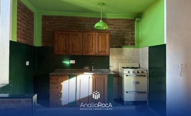 Alquiler Anual Casa Ph frente a la plaza