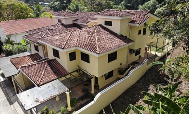 VENTA DE CASA EN ANCÓN