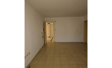 En alquiler, un dormitorio, zona Nuevo Centro Shopping