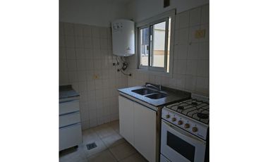 En alquiler, un dormitorio, zona Nuevo Centro Shopping