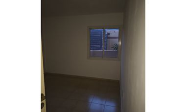 En alquiler, un dormitorio, zona Nuevo Centro Shopping
