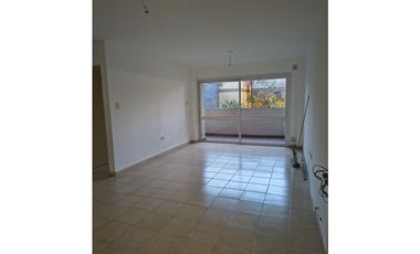 En alquiler, un dormitorio, zona Nuevo Centro Shopping