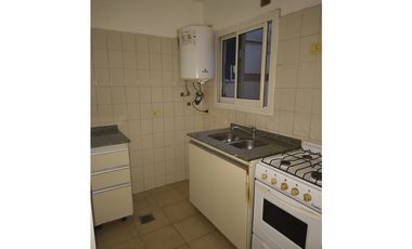 En alquiler, un dormitorio, zona Nuevo Centro Shopping