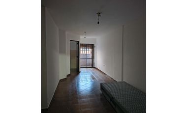 En alquiler , un dormitorio , Nueva Córdoba, con balcón