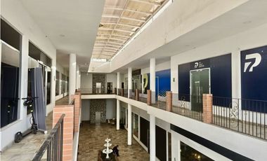 VENTA PLAZA COMERCIAL OPERANDO (EC)