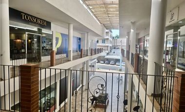 VENTA PLAZA COMERCIAL OPERANDO (EC)