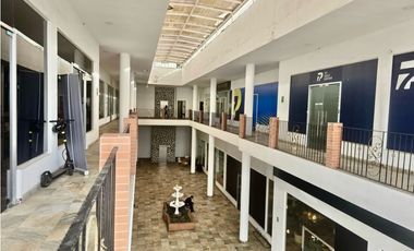 VENTA PLAZA COMERCIAL OPERANDO (EC)