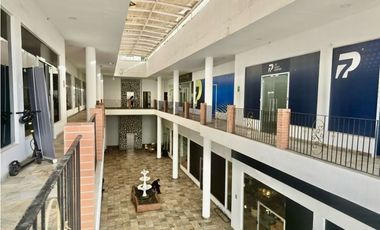 VENTA PLAZA COMERCIAL OPERANDO (EC)