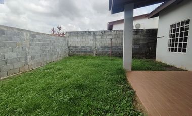 Casa en alquiler Arboledas-Chorrera(DR)