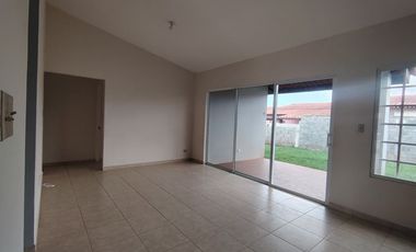 Casa en alquiler Arboledas-Chorrera(DR)