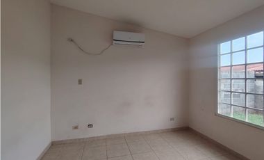 Casa en alquiler Arboledas-Chorrera(DR)