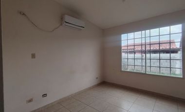 Casa en alquiler Arboledas-Chorrera(DR)