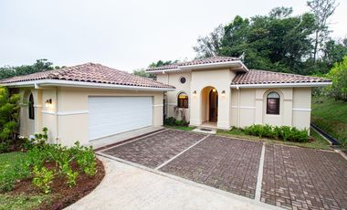 LUCERO GOLF AND COUNTRY CLUB (RSdeR)