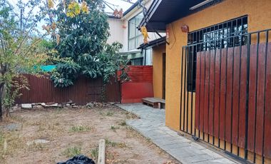 ARRIENDO CASA 2D 1B MACUL, 20 MIN CAMINANDO METRO LAS TORRES