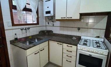 Casa PH en alquiler en Villa Dominico