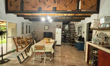 CASA EN CAYASTA BARRIO COSTA NOGALES