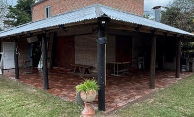 CASA EN CAYASTA BARRIO COSTA NOGALES