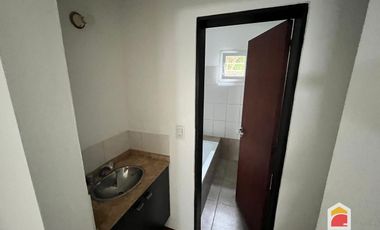 Casa en alquiler c/ cochera en Mendiolaza