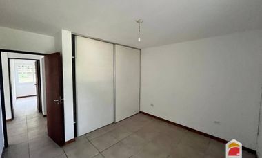 Casa en alquiler c/ cochera en Mendiolaza
