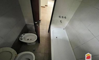Casa en alquiler c/ cochera en Mendiolaza