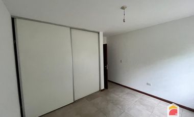 Casa en alquiler c/ cochera en Mendiolaza
